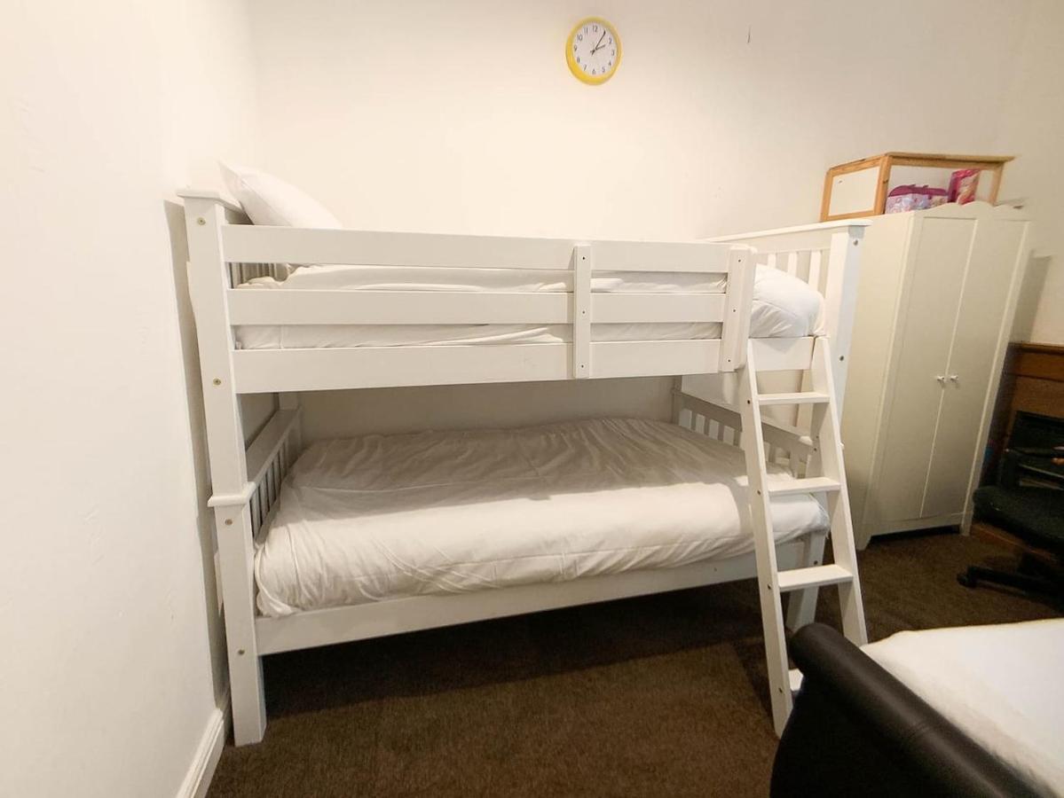Large Glasgow South Family Home - Free Parking المظهر الخارجي الصورة